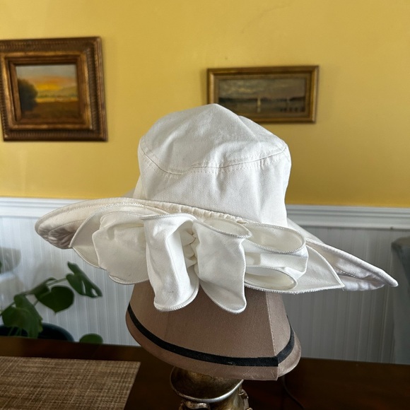 “Something Special” White Large 100%Cotton Sun Hat w/Adorable Back Bow - Picture 4 of 8